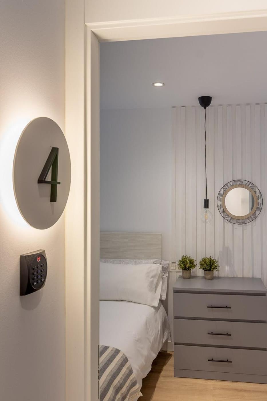 Room4You By Asturias Holidays Oviede Extérieur photo